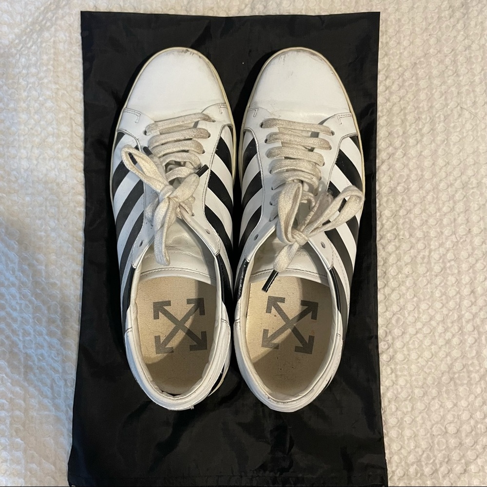 OFF-WHITE c/o Virgil Abloh Leather Sneakers
